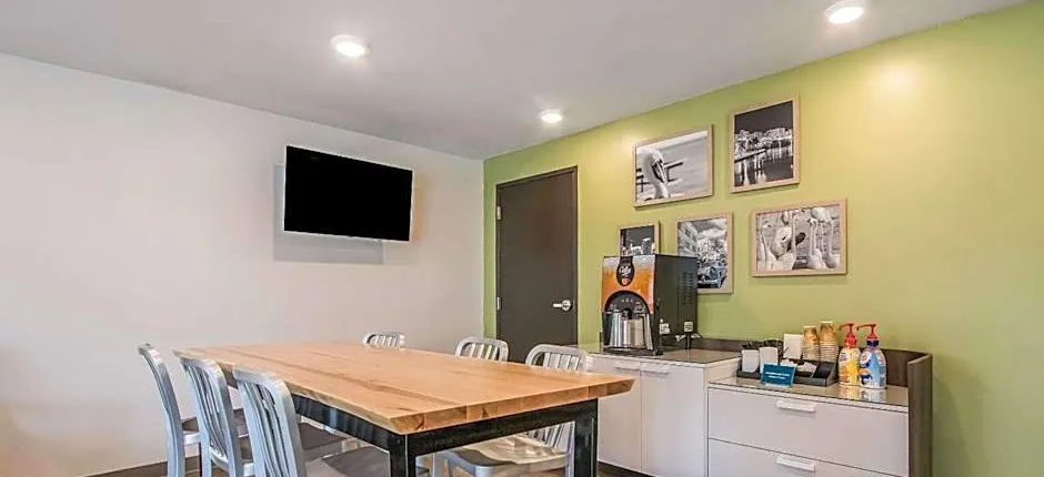 WoodSpring Suites Doral Miami Airport