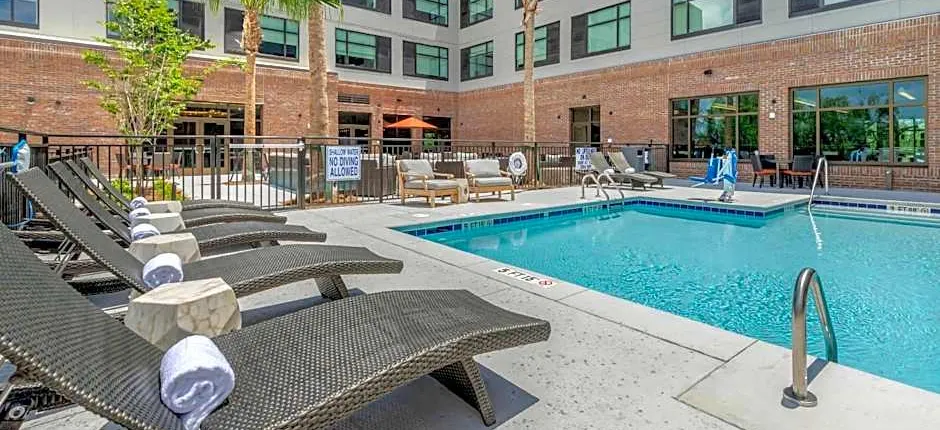 Cambria Hotel Charleston Riverview