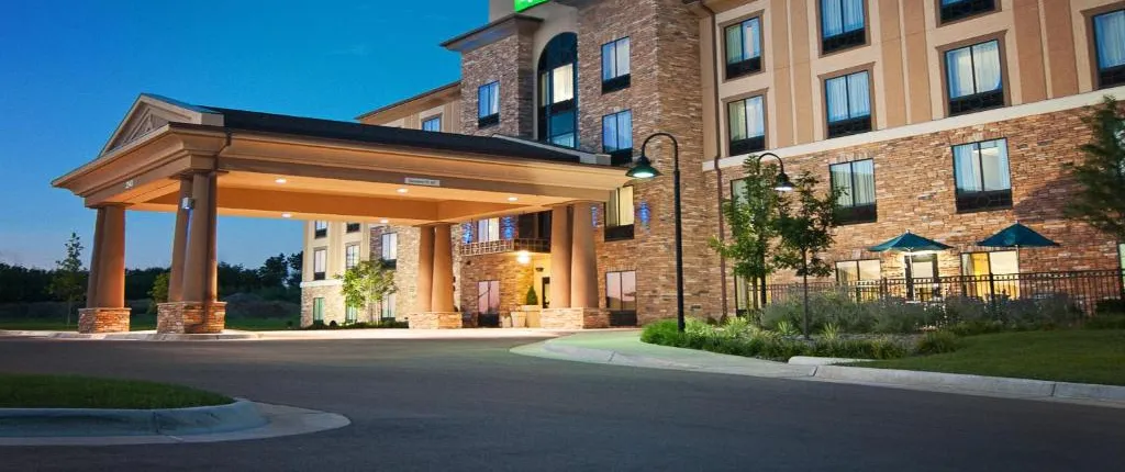 Holiday Inn Express & Suites Wichita Northeast, an IHG Hotel