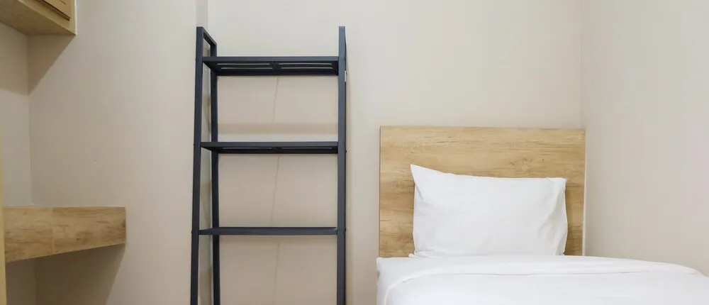 Modern and Bright 2BR Green Pramuka Apartment
