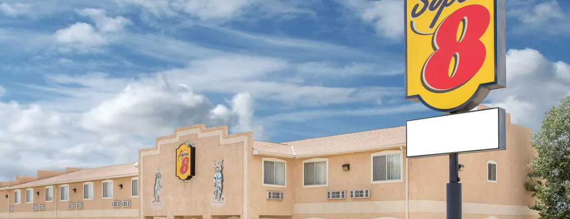 Super 8 by Wyndham Bloomfield