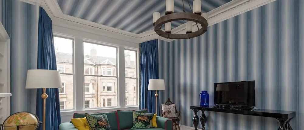 Hillside Street Luxury Apartment