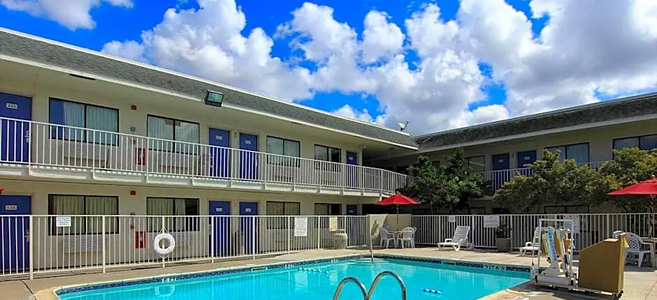 Motel 6-Kingsville, TX