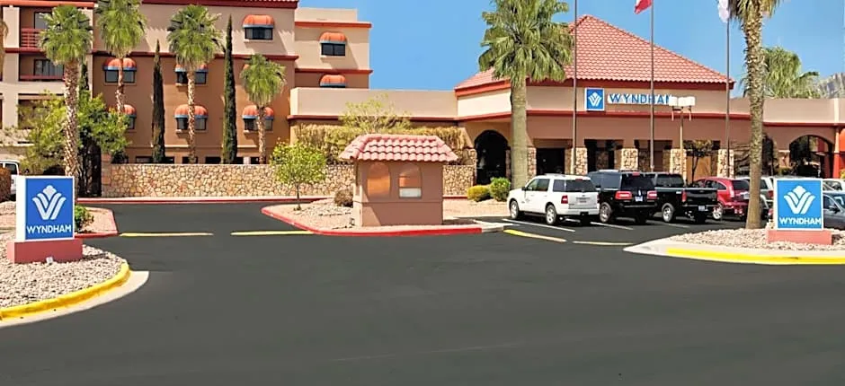 Wyndham El Paso Airport Hotel And Water Park