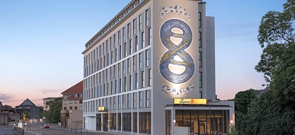 Super 8 by Wyndham Dresden