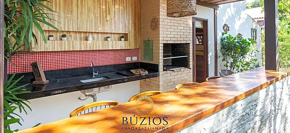 Casa completa! Area Gourmet, cervejeira, 4 suítes com ar, wi-fi, completa!