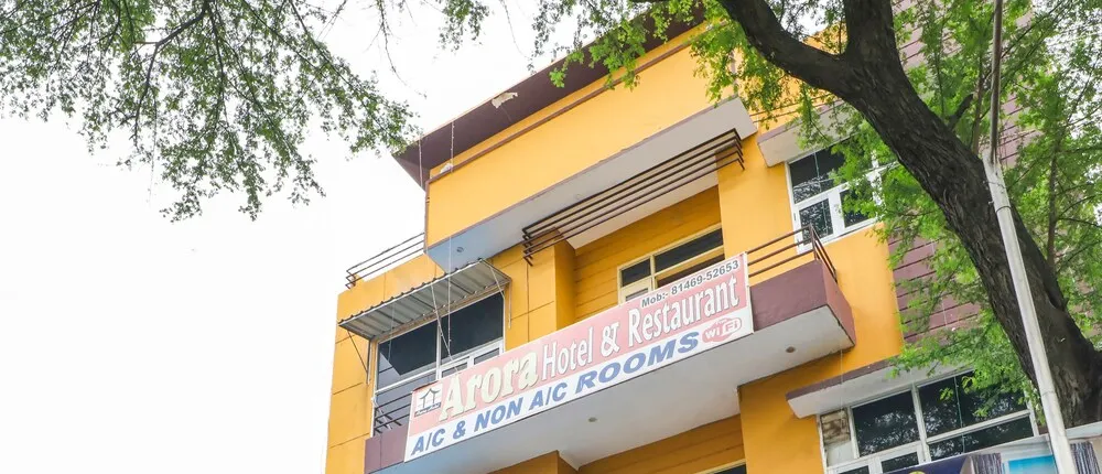 OYO 46131 Hotel Arora