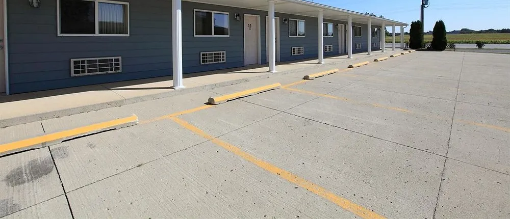 Americas Best Value Inn Suburban Motel