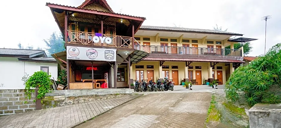 Super OYO 2961 Artana Bed & Breakfast