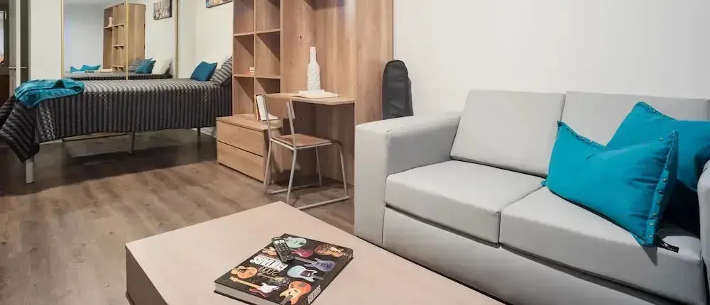 Modern Condo With Pool, Gym, Workspaces & BBQ