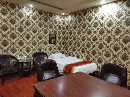 Fuyu Shuanglu Business Hotel