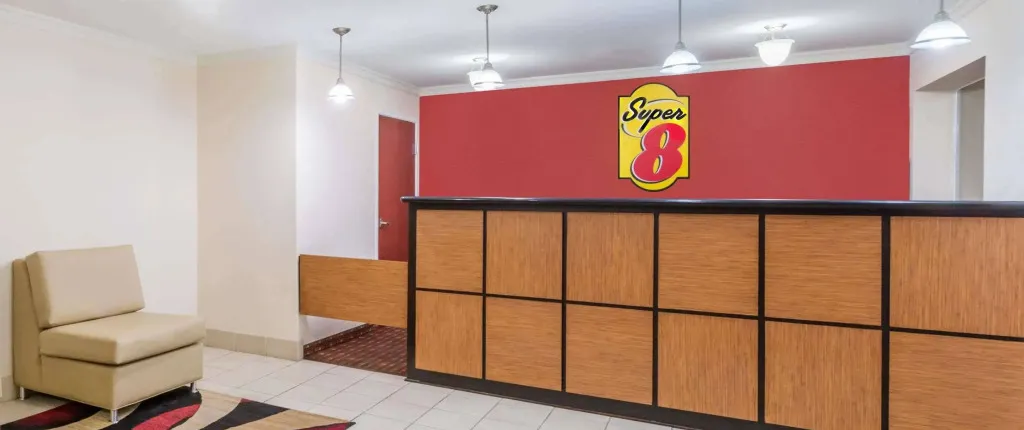 Super 8 By Wyndham Lake Charles Northeast