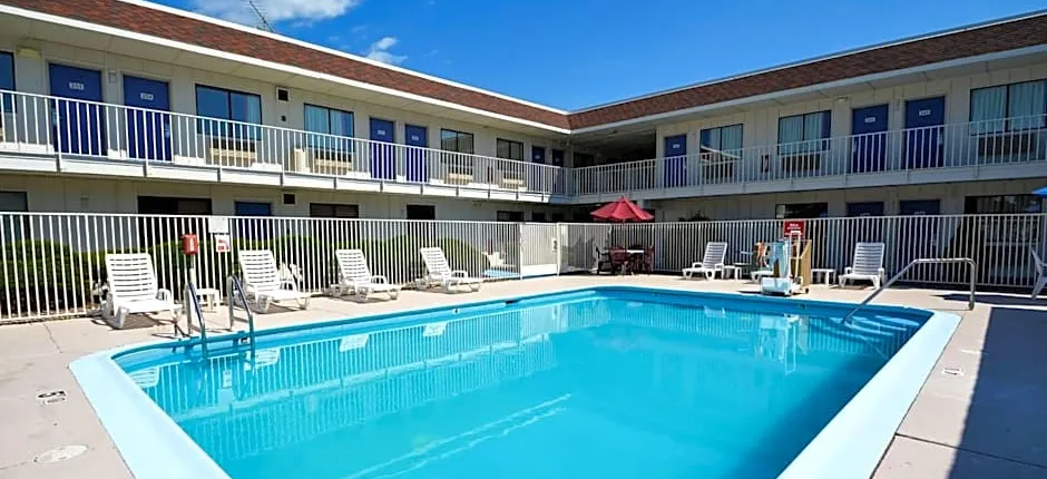 Motel 6-Windsor Locks, CT - Hartford