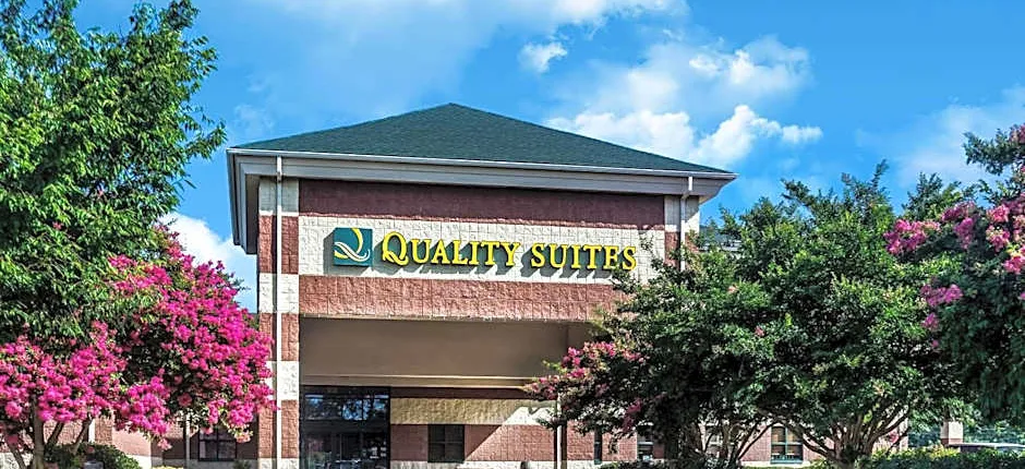 Quality Suites Lake Wright Norfolk Airport