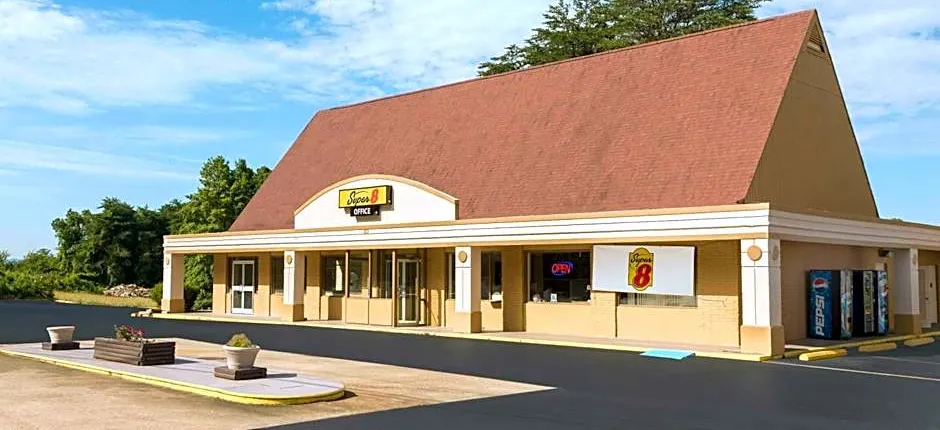 Super 8 by Wyndham Asheville Airport