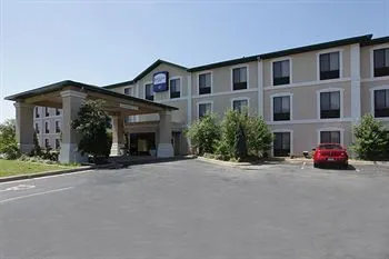 Ark Suites By OYO Jonesboro I-555