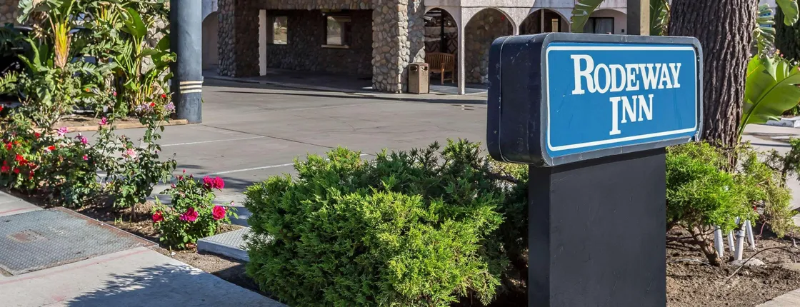 Rodeway Inn Magic Mountain Area