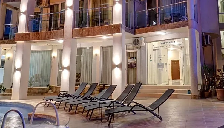 Jupiter 1 Family Hotel