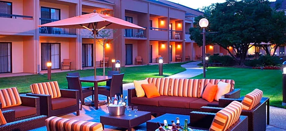 Courtyard by Marriott Chicago Arlington Heights/South