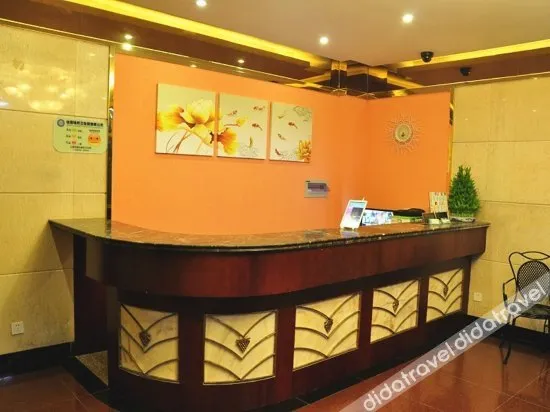 Hanting Youjia Hotel (Shanghai Lujiazui Yuanshen Road Subway Station )