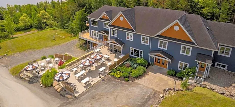 Au Sommet du Lac Magog