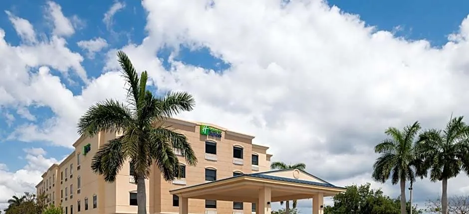 Holiday Inn Express & Suites Boynton Beach West By IHG