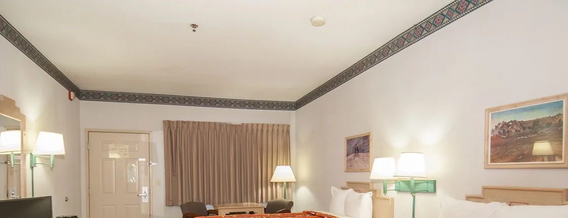 Navajoland Inn