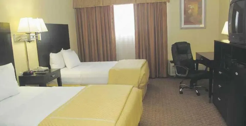 La Quinta Inn & Suites Wichita Airport