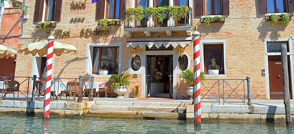 Ai Mori D Oriente Hotel