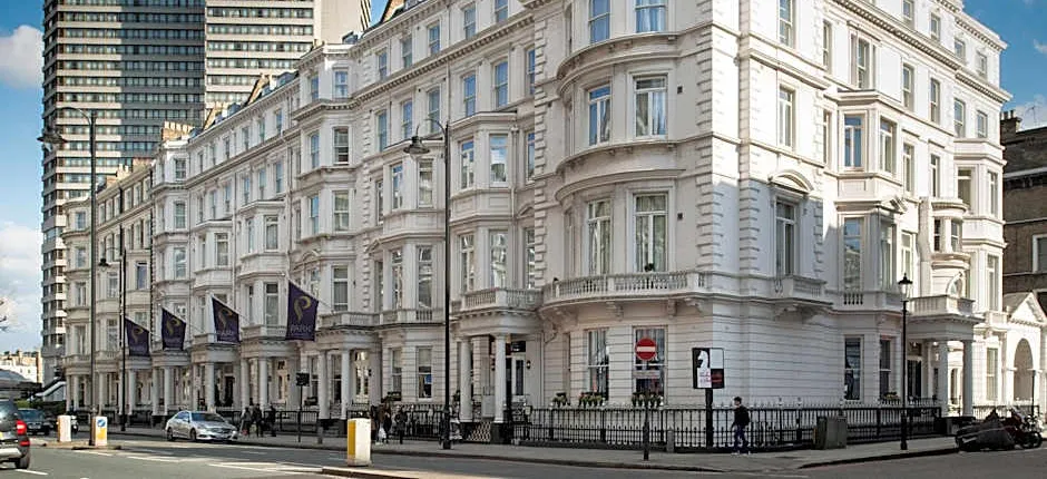 Park International Hotel