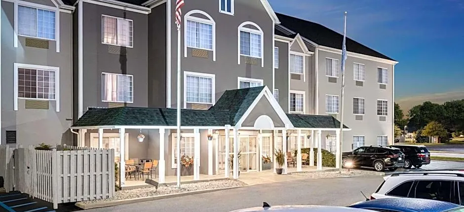 Country Inn & Suites by Radisson, Toledo, OH