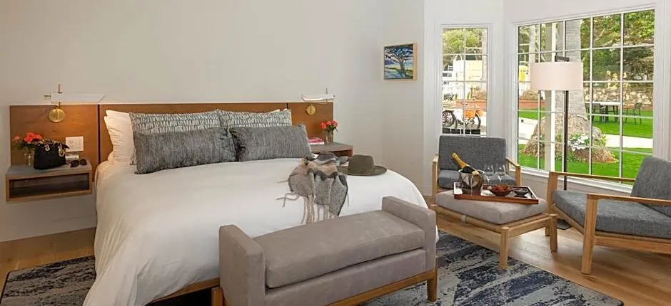 Carmel Beach Hotel