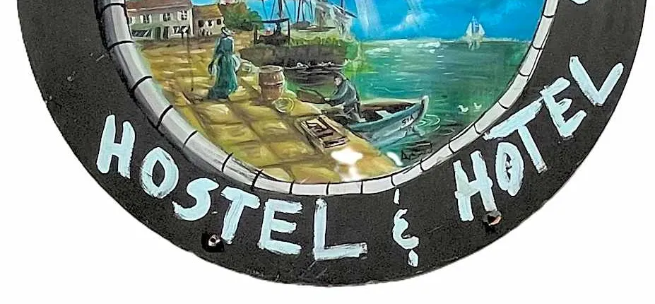 HOLLYWOOD HIGHLAND HOTEL AND HOSTEL