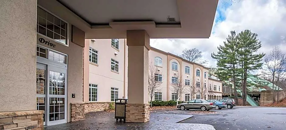 Riverside Hotel, an Ascend Collection Hotel