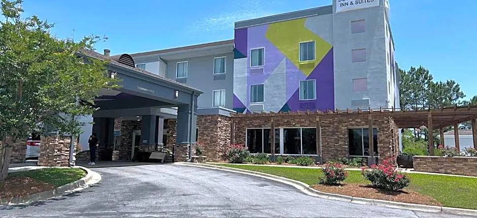 Dothan East Inn & Suites