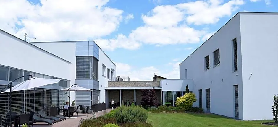 Hotel Harmony Medical & Wellness-Free Parking, 1,8km from the center