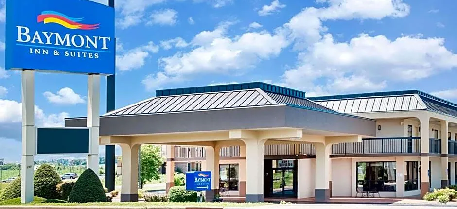 Baymont by Wyndham Clarksville Northeast