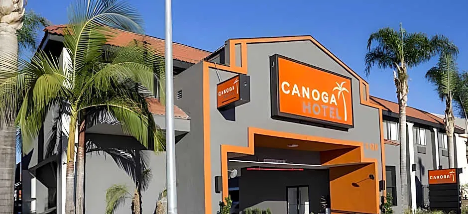 Canoga Hotel At Warner Center