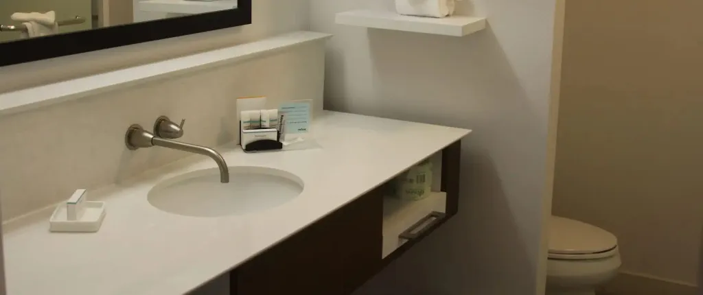 Flag Point Inn & Suites Pratt by FairBridge