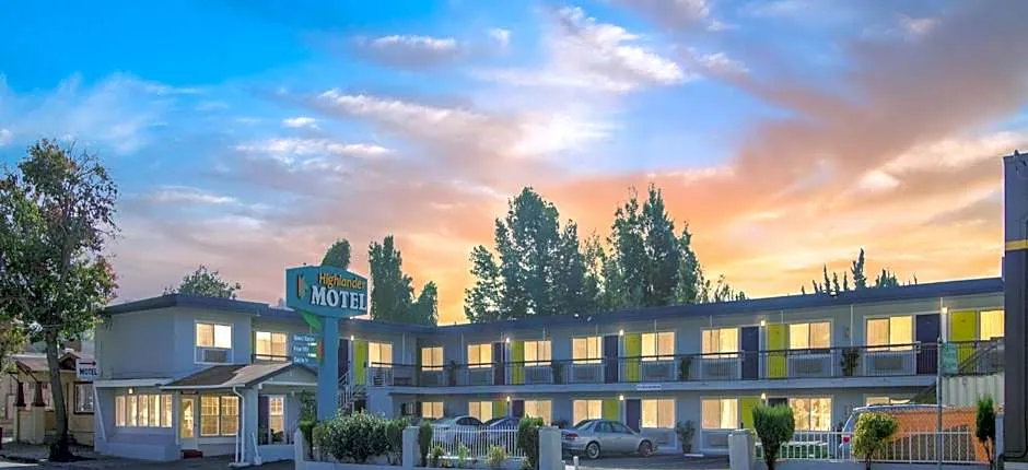 Highlander Motel