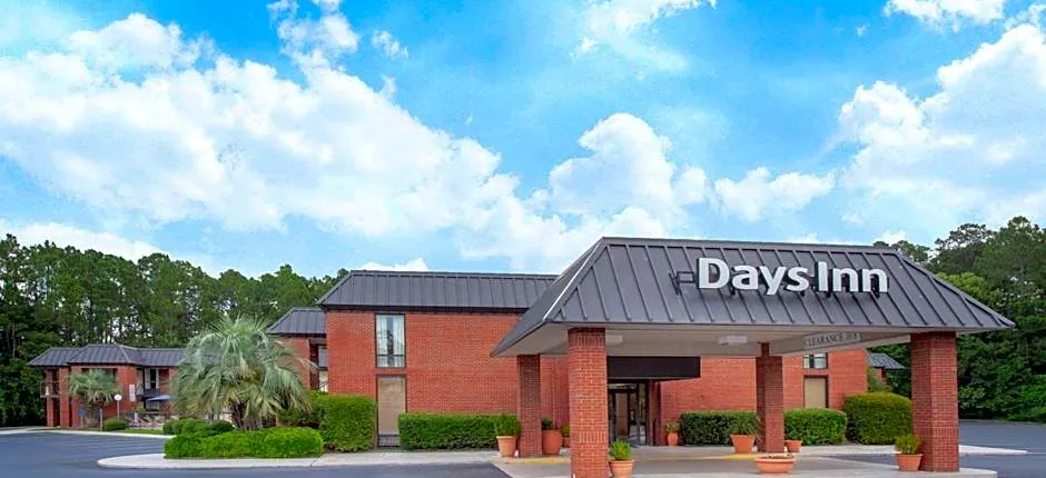 Days Inn by Wyndham Statesboro