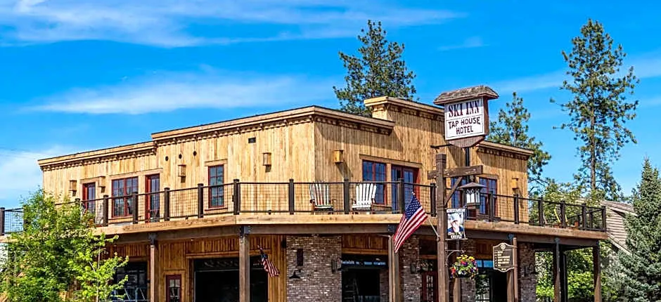 Ski Inn Taphouse Hotel