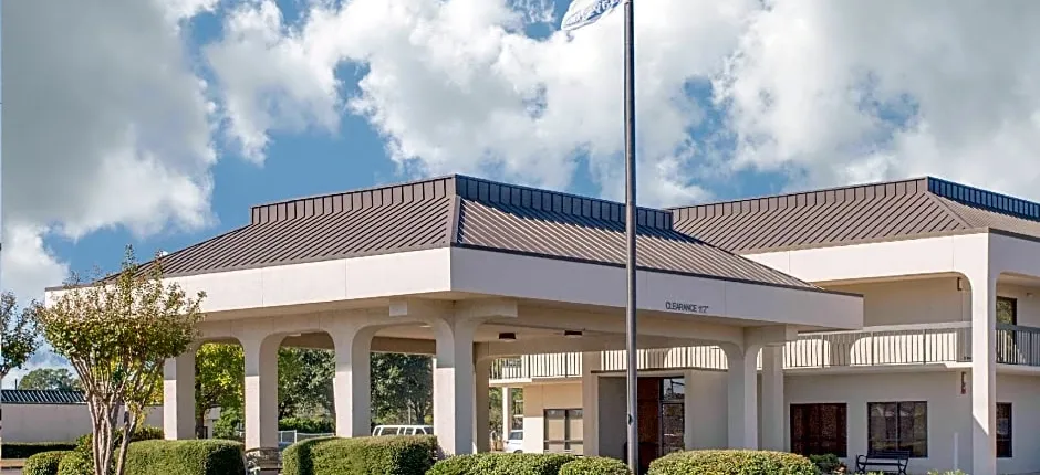 Days Inn by Wyndham Dothan