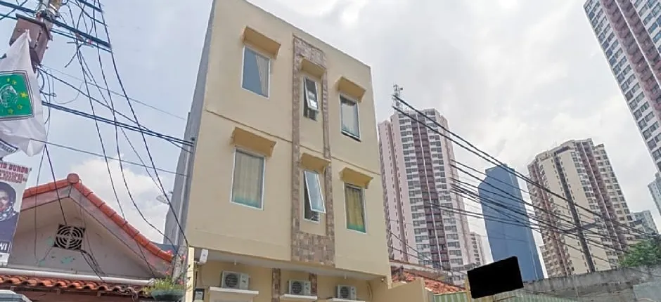 RedDoorz Plus near Taman Rasuna Menteng