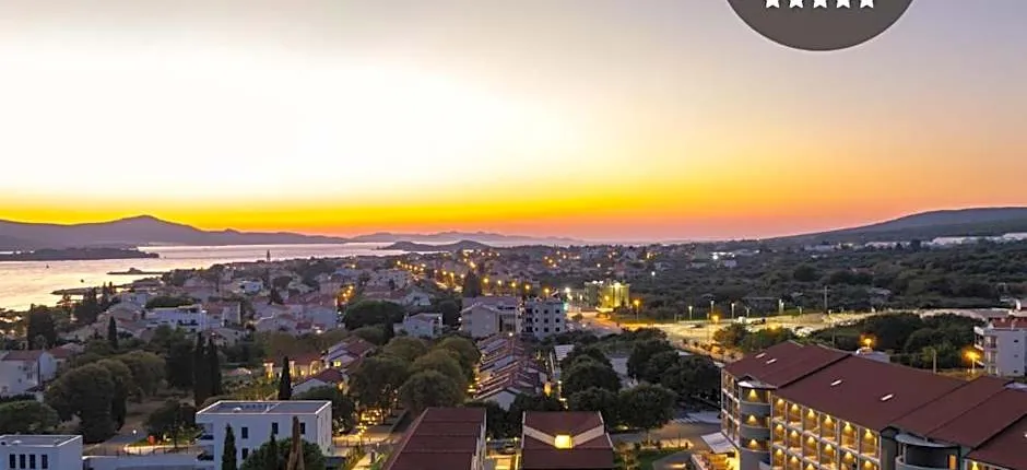 Molum Hotel & Residences