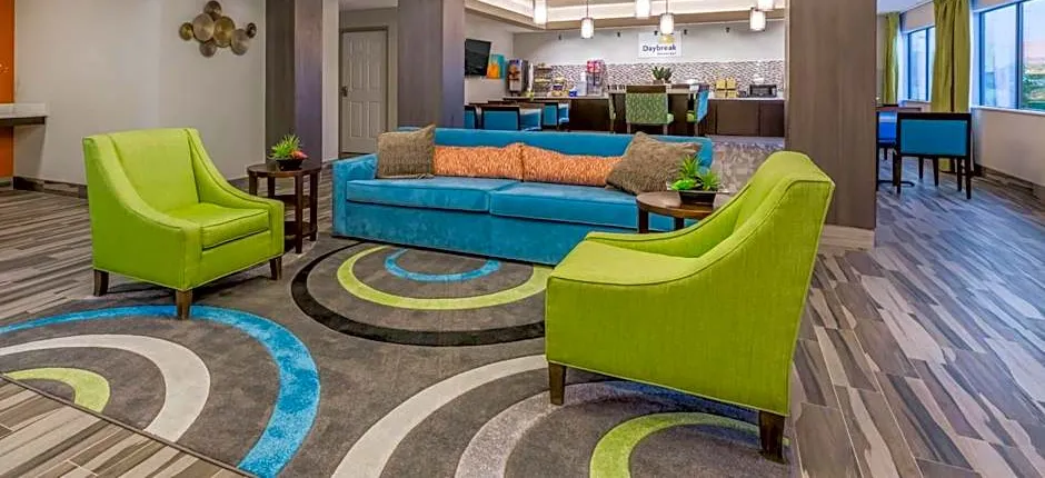 Days Inn & Suites by Wyndham Katy