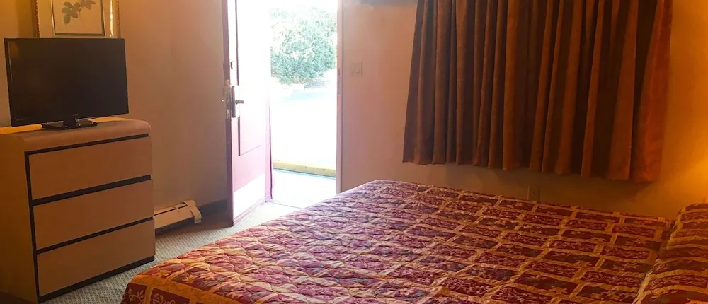 Americana Inn Farmingdale