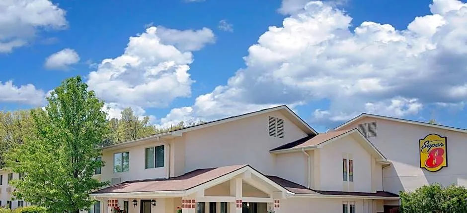 Super 8 by Wyndham Newburgh/West Point Stewart Intl Airport