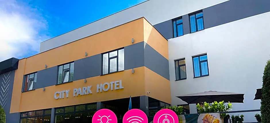 City Park Hotel by CHM