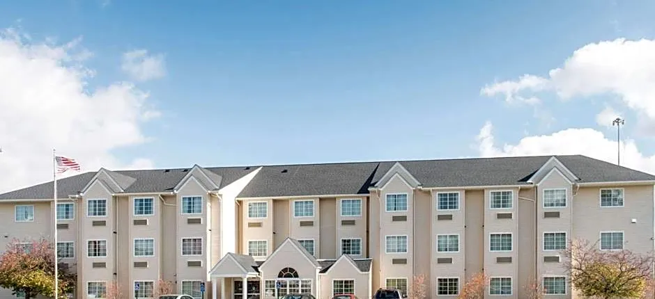 Microtel Inn & Suites by Wyndham North Canton
